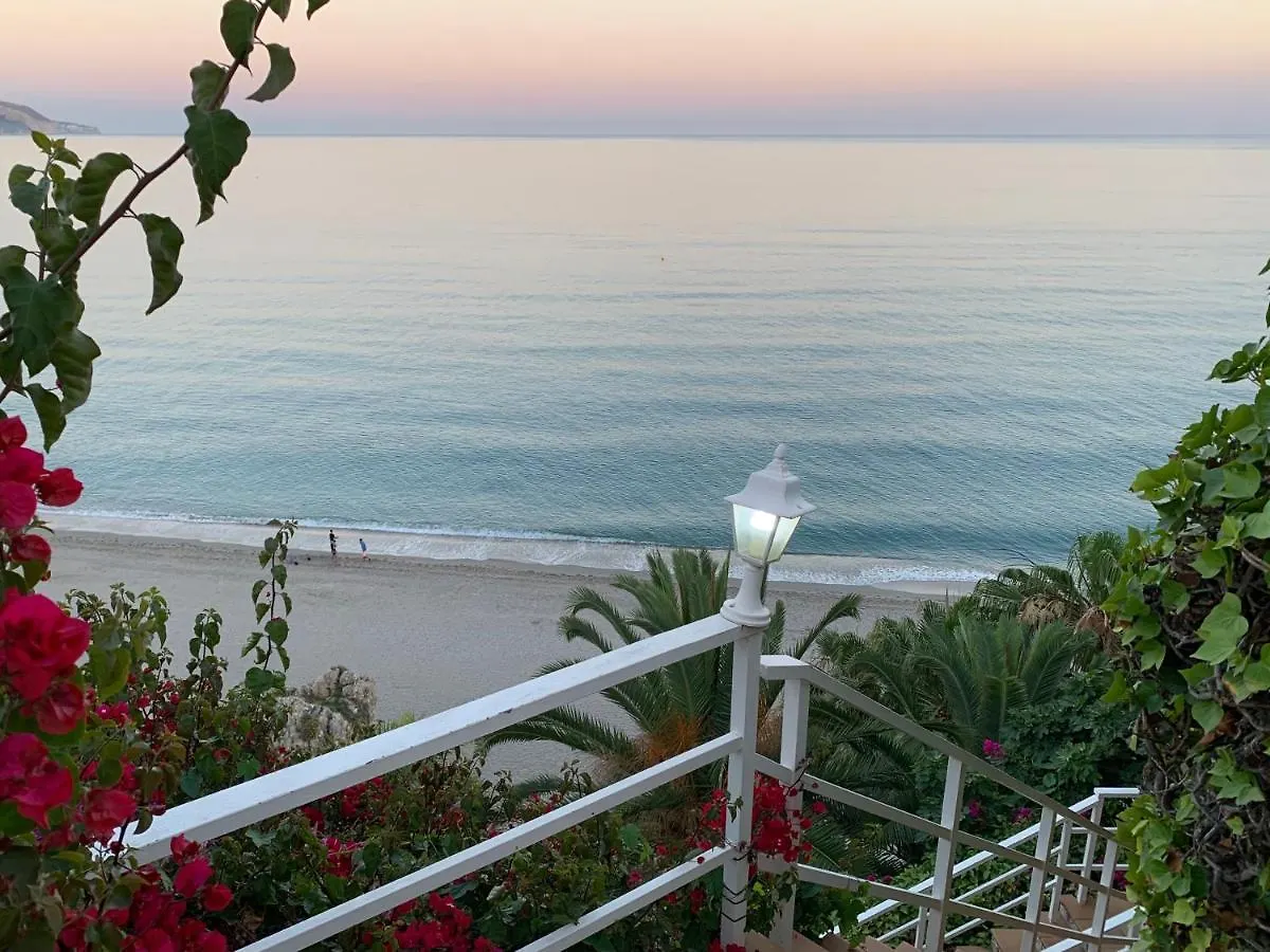 Hotel Paraíso Del Mar Nerja Spanje
