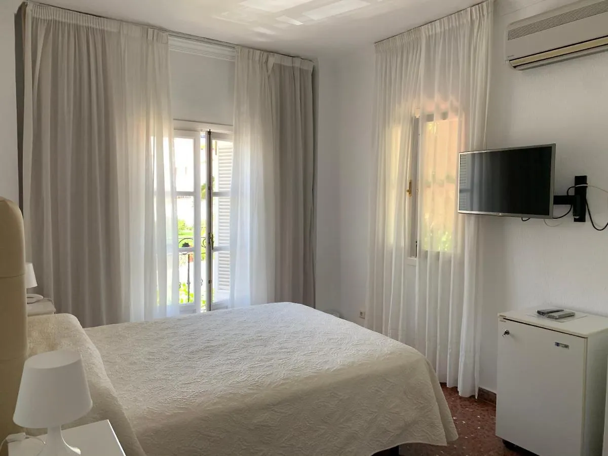 **  Hotel Paraíso Del Mar Nerja Spanje