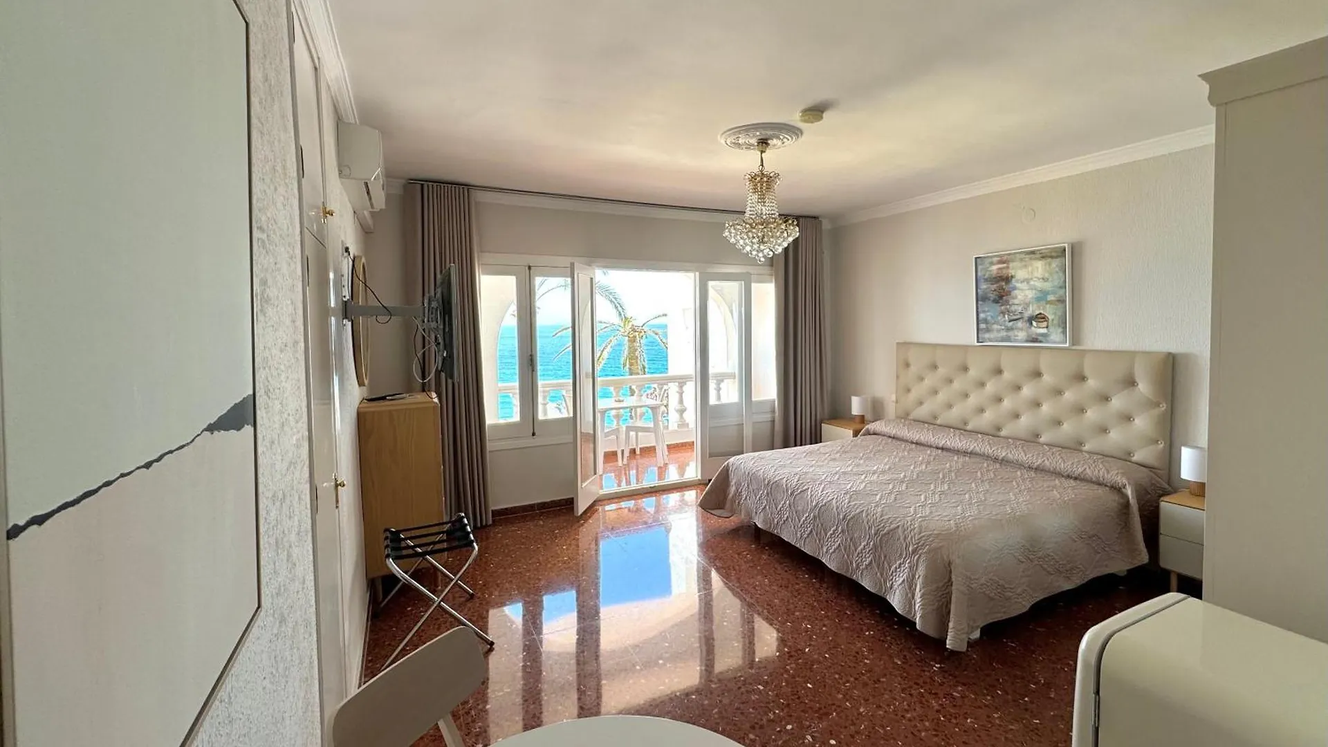 **  Hotel Paraíso Del Mar Nerja Spanje