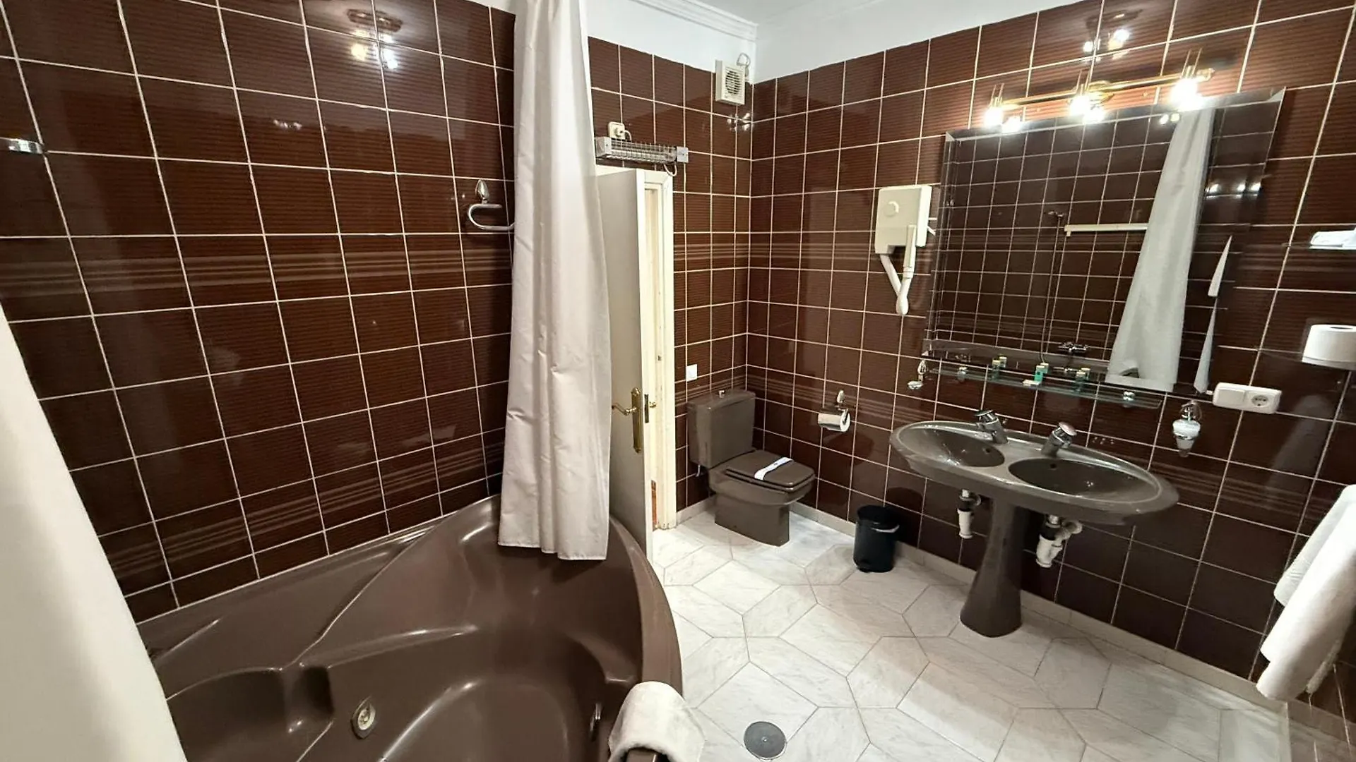 Hotel Paraiso Del Mar Nerja 2*,